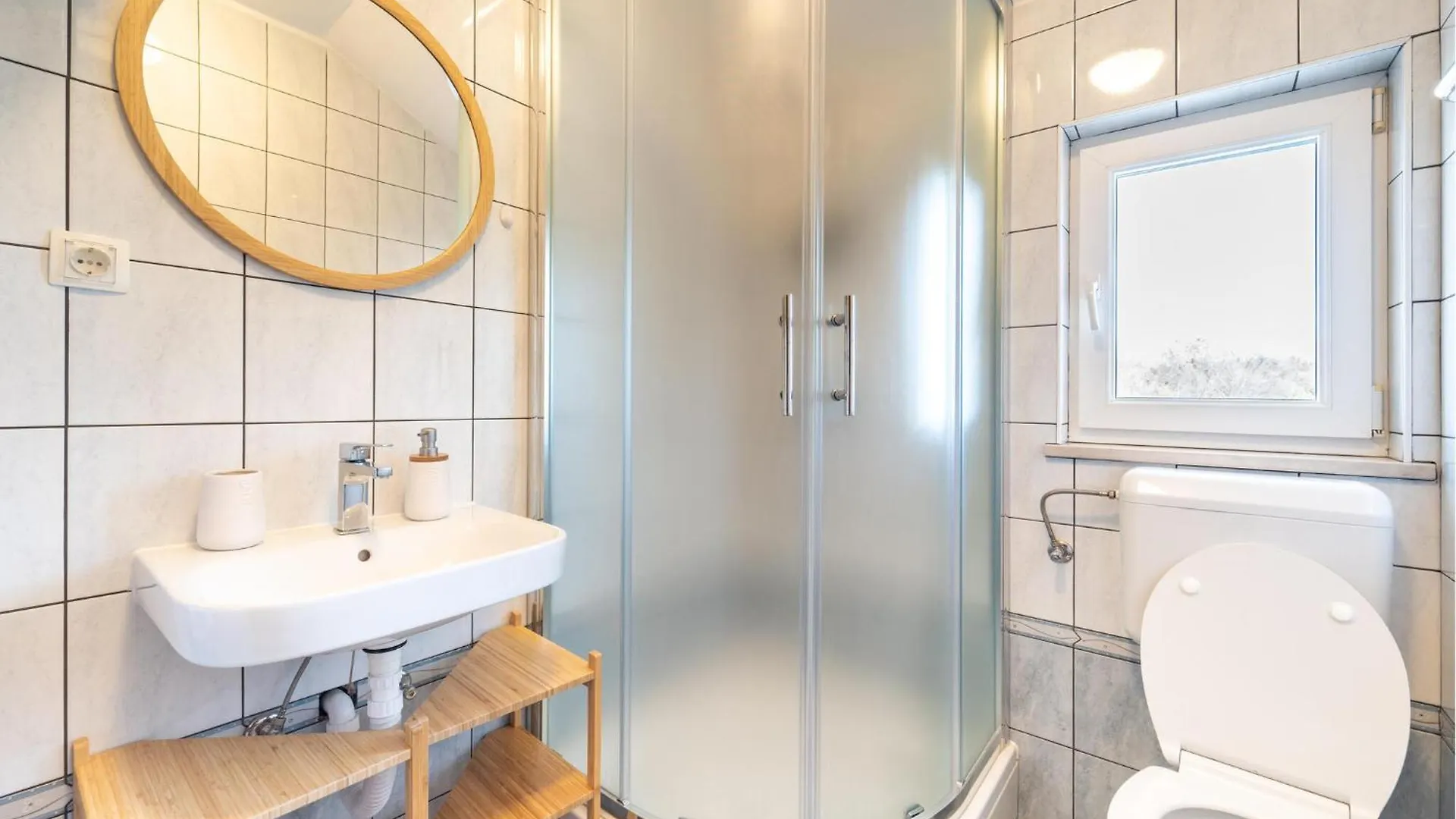 Beautiful Home In Slivnica With Wifi