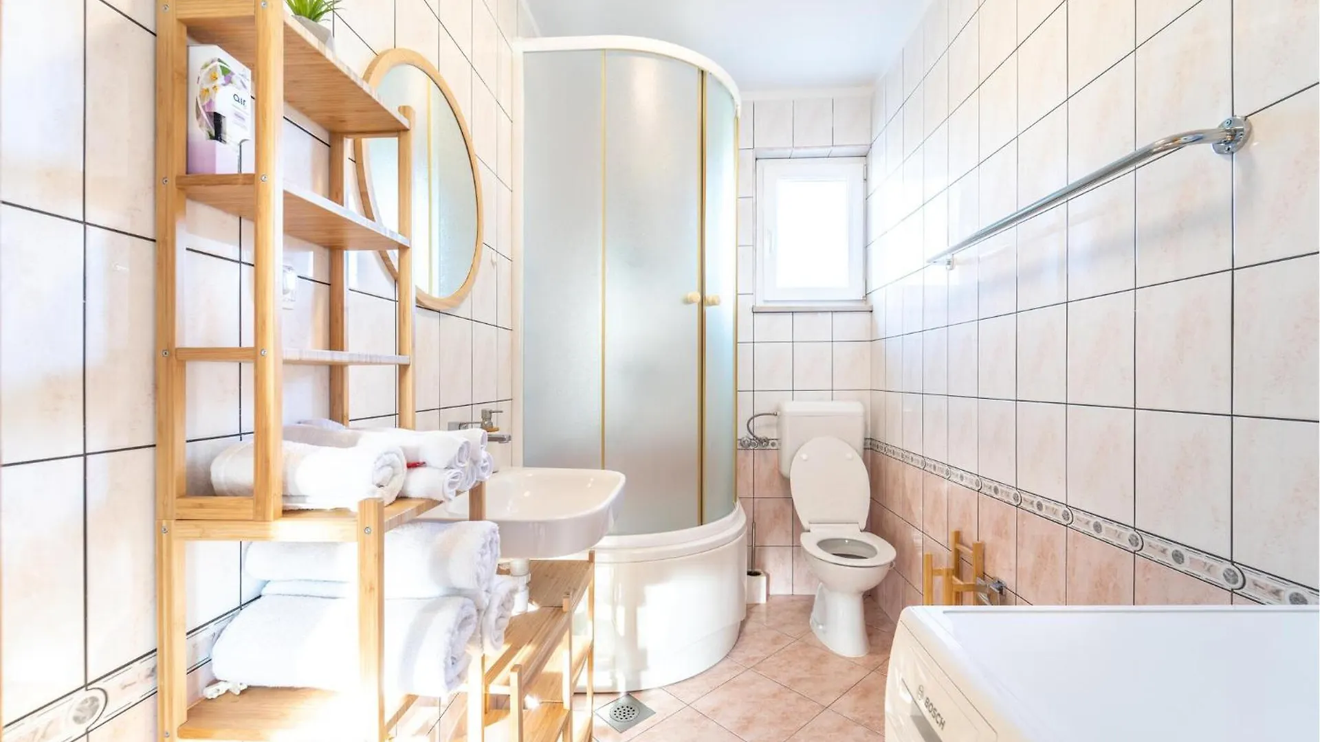 Beautiful Home In Slivnica With Wifi 0*,