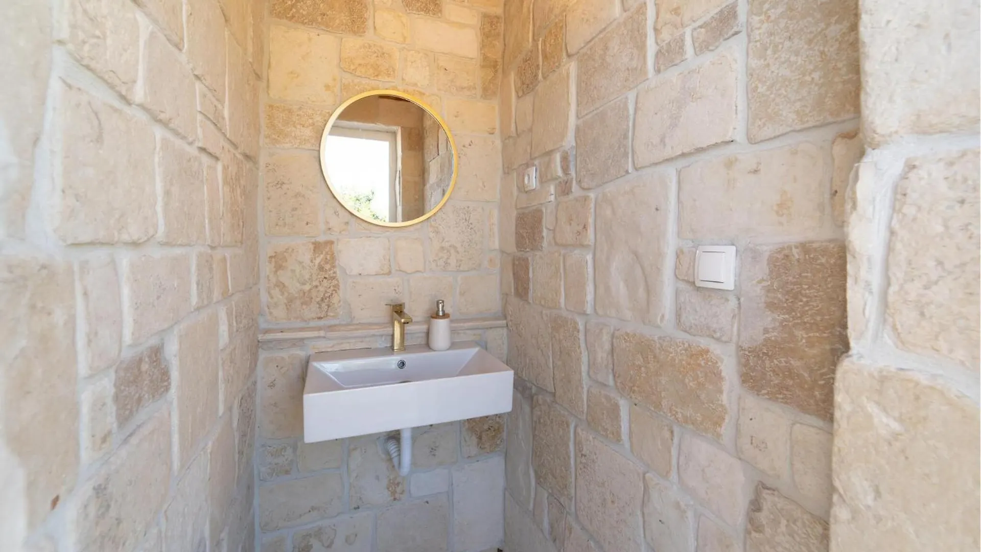 Beautiful Home In Slivnica With Wifi