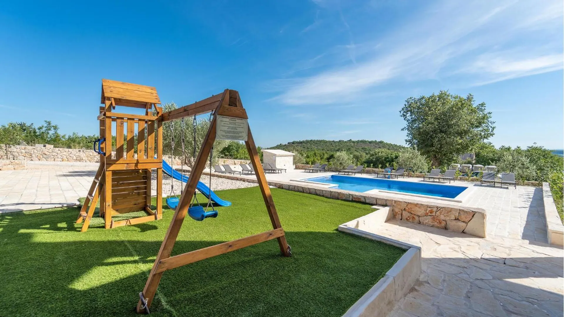 Beautiful Home In Slivnica With Wifi